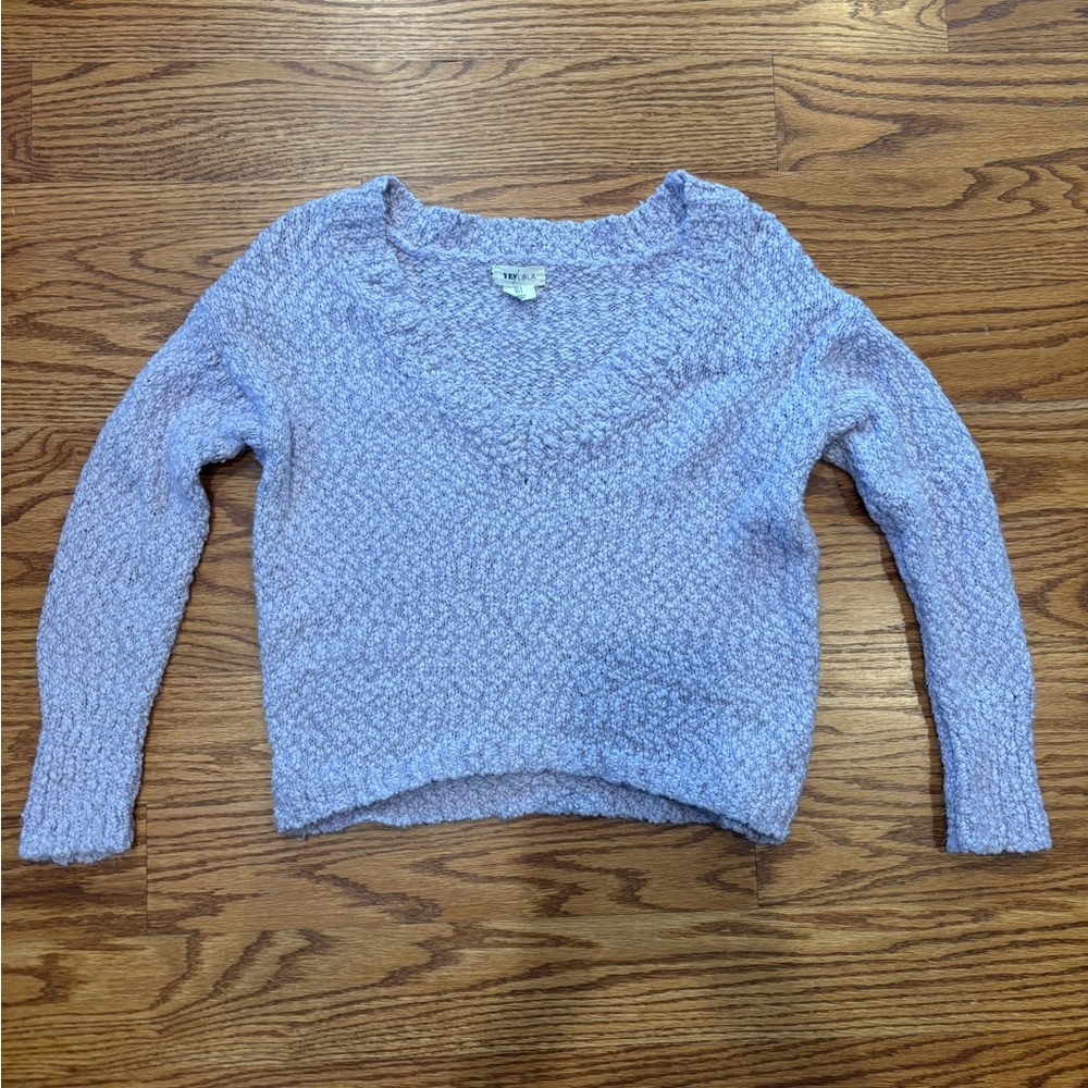 Lola Women's Lavender V-Neck Sweater